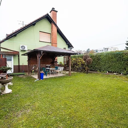 House Petra Apartamento
